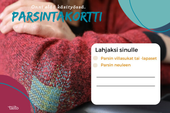 Lahjakortti, kuvana parsittu villatakki, tekstinä Annan sinulle lahjaksi parsintataidon.